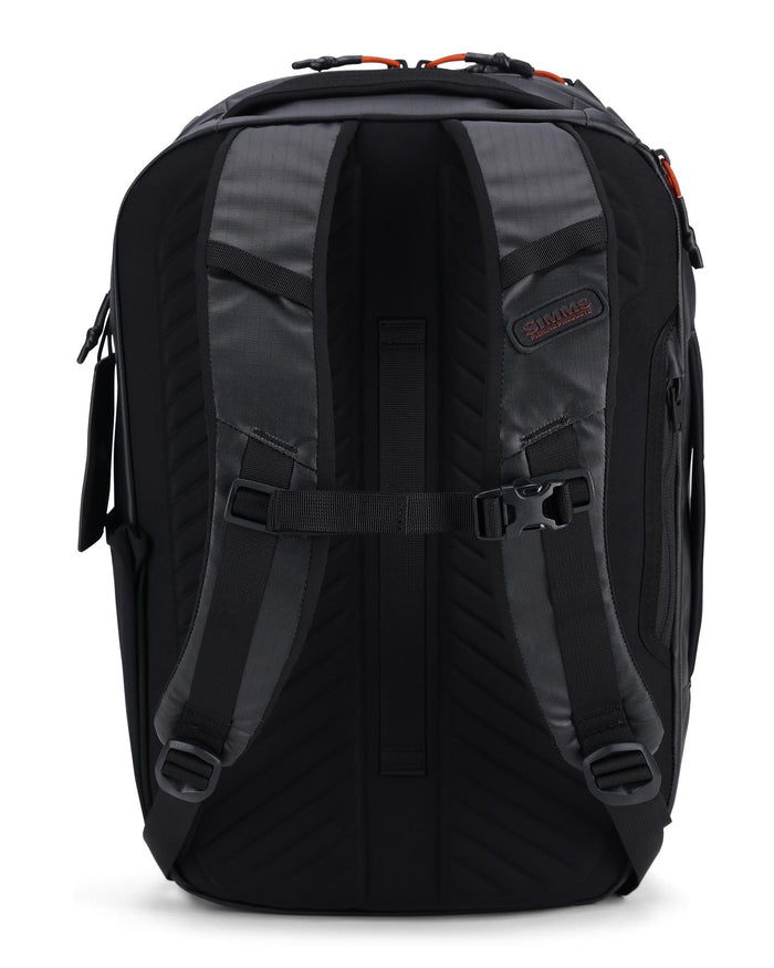  Analyzing image      14014-001-Tailwind-Backpack-Tabletop-F24-Back