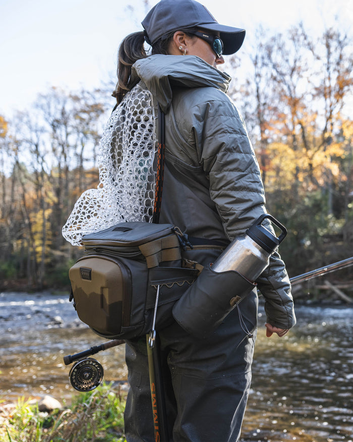 headwaters-hip-pack -rollover