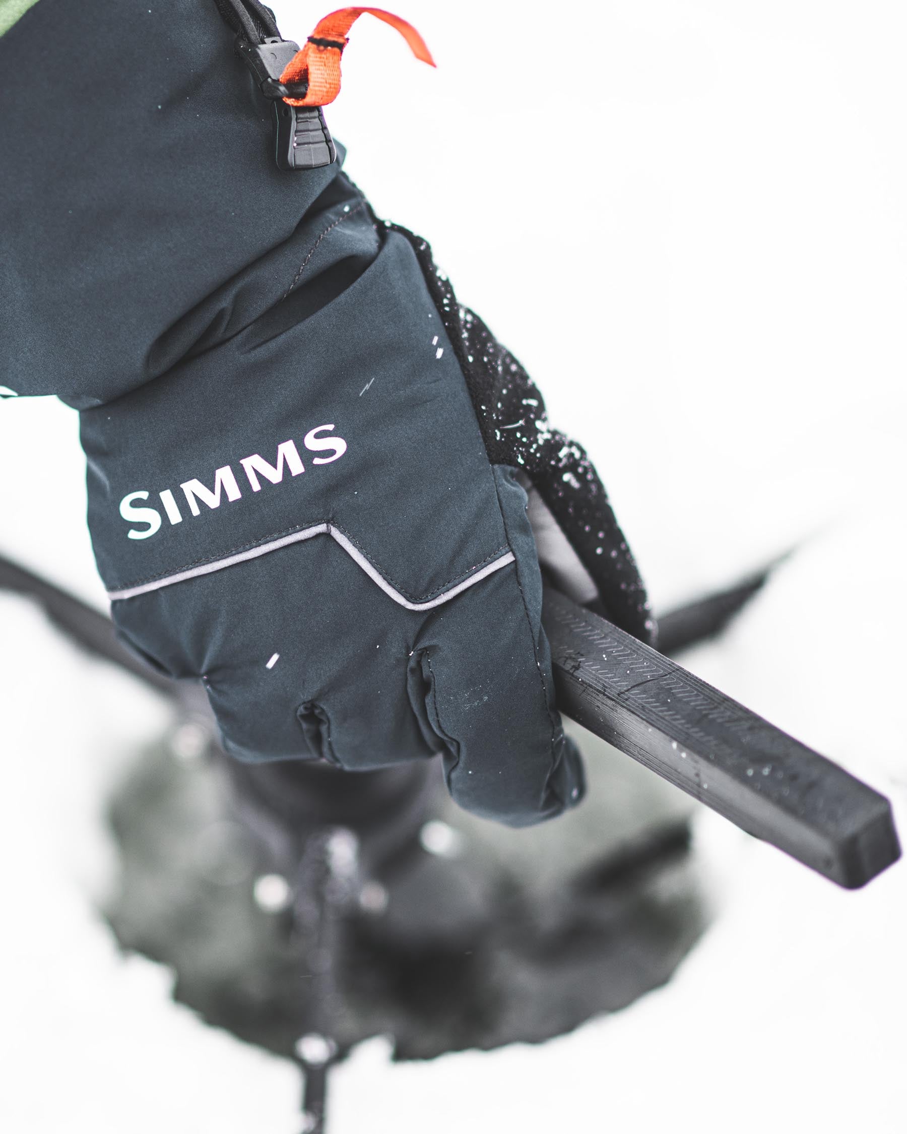 SIMMS Challenger Insulated Glove | Simms Fishing Products